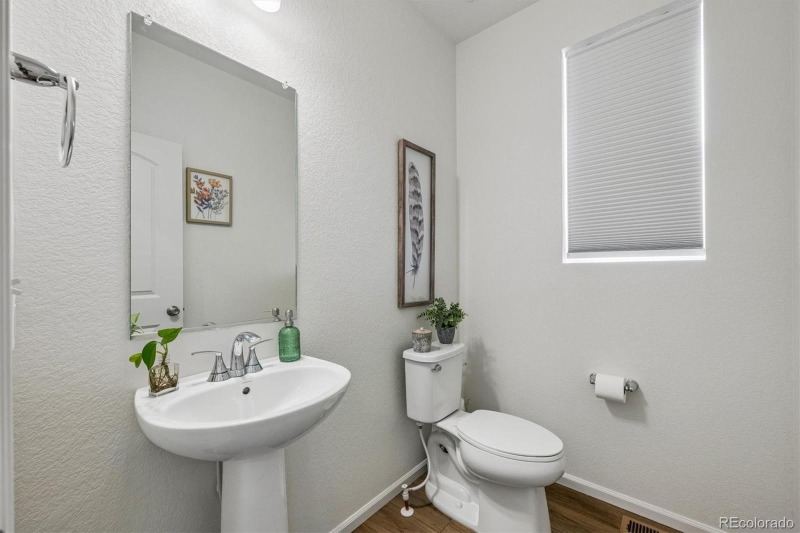 608 N Bersshine Court Aurora CO 80137