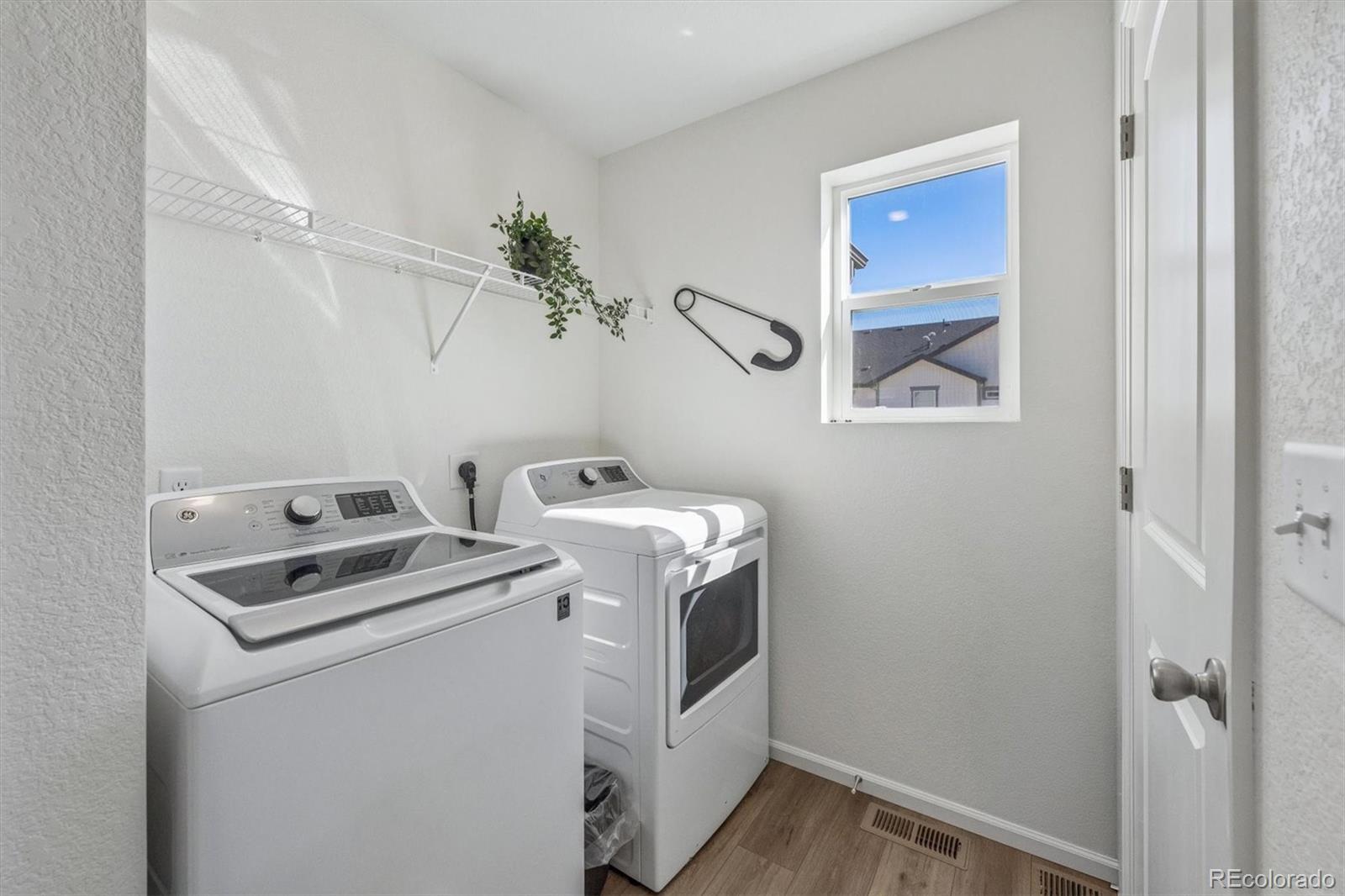 608 N Bersshine Court Aurora CO 80137