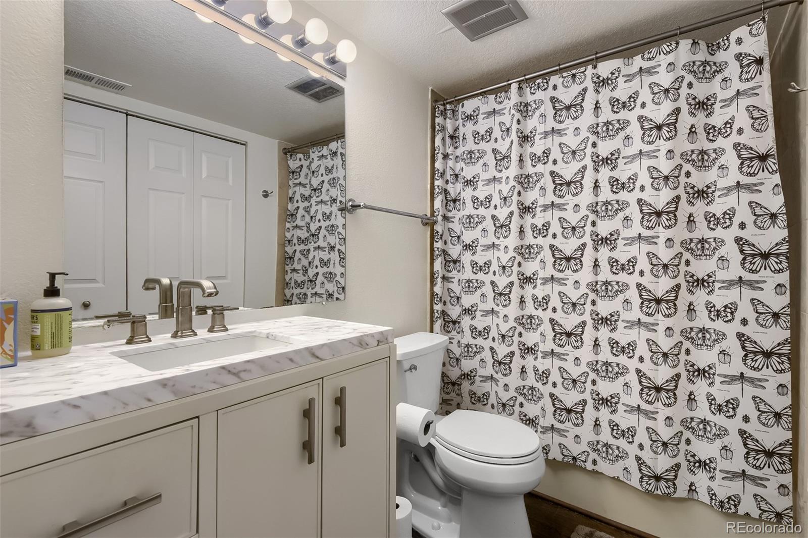 10273 E Peakview Avenue Englewood CO 80111