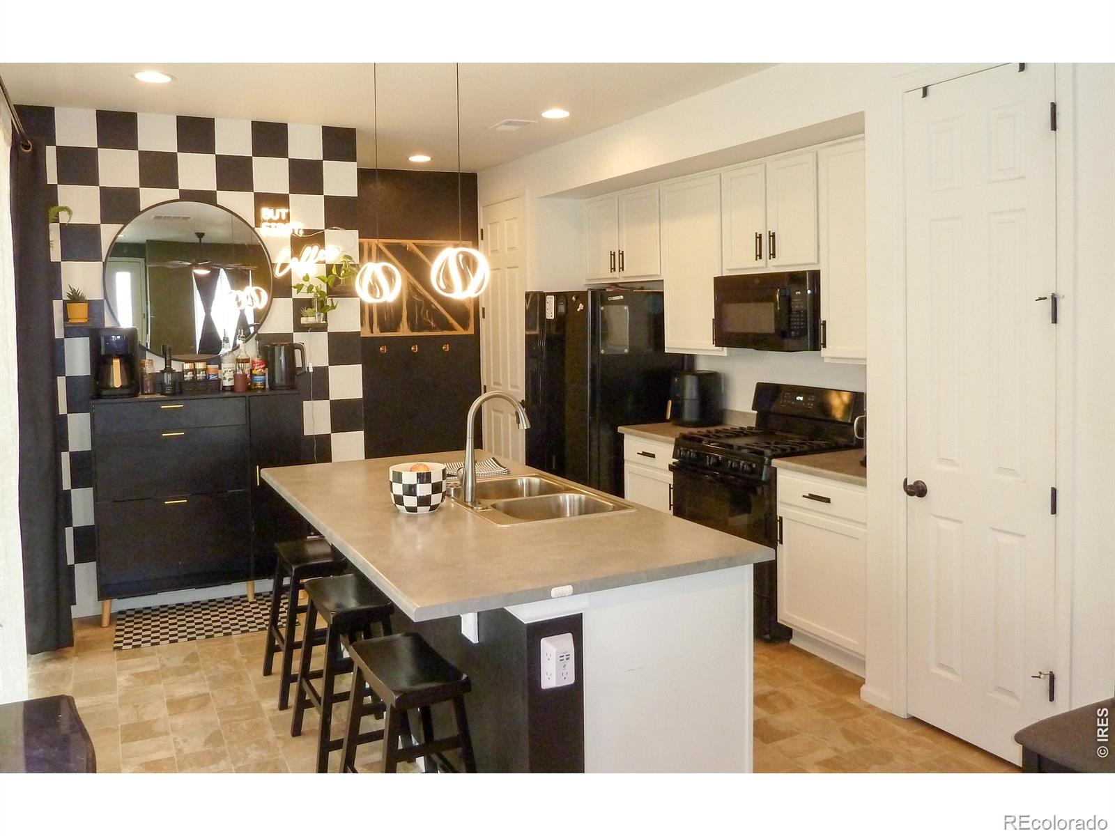 44 N Trussville Street Aurora CO 80018