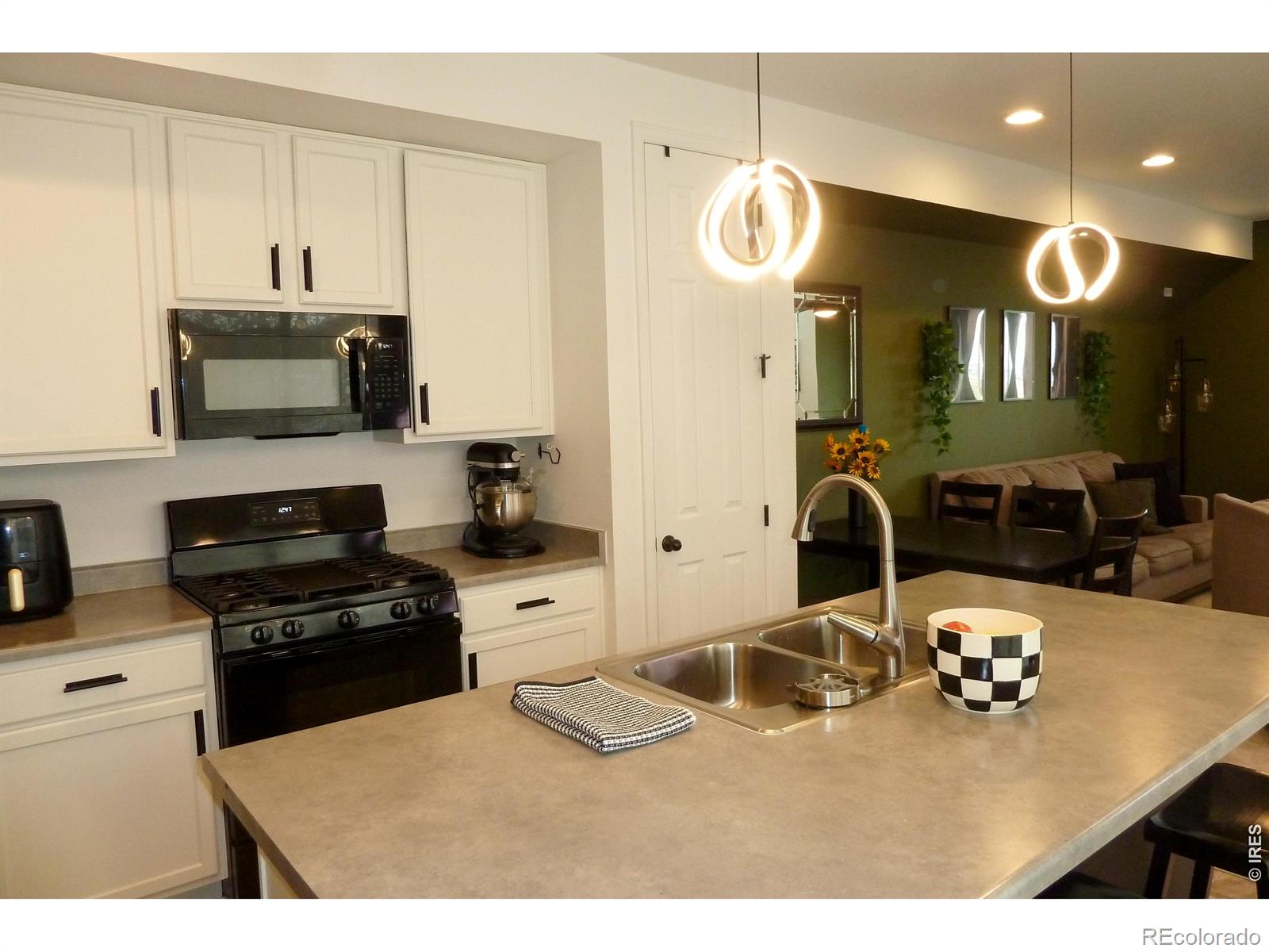 44 N Trussville Street Aurora CO 80018