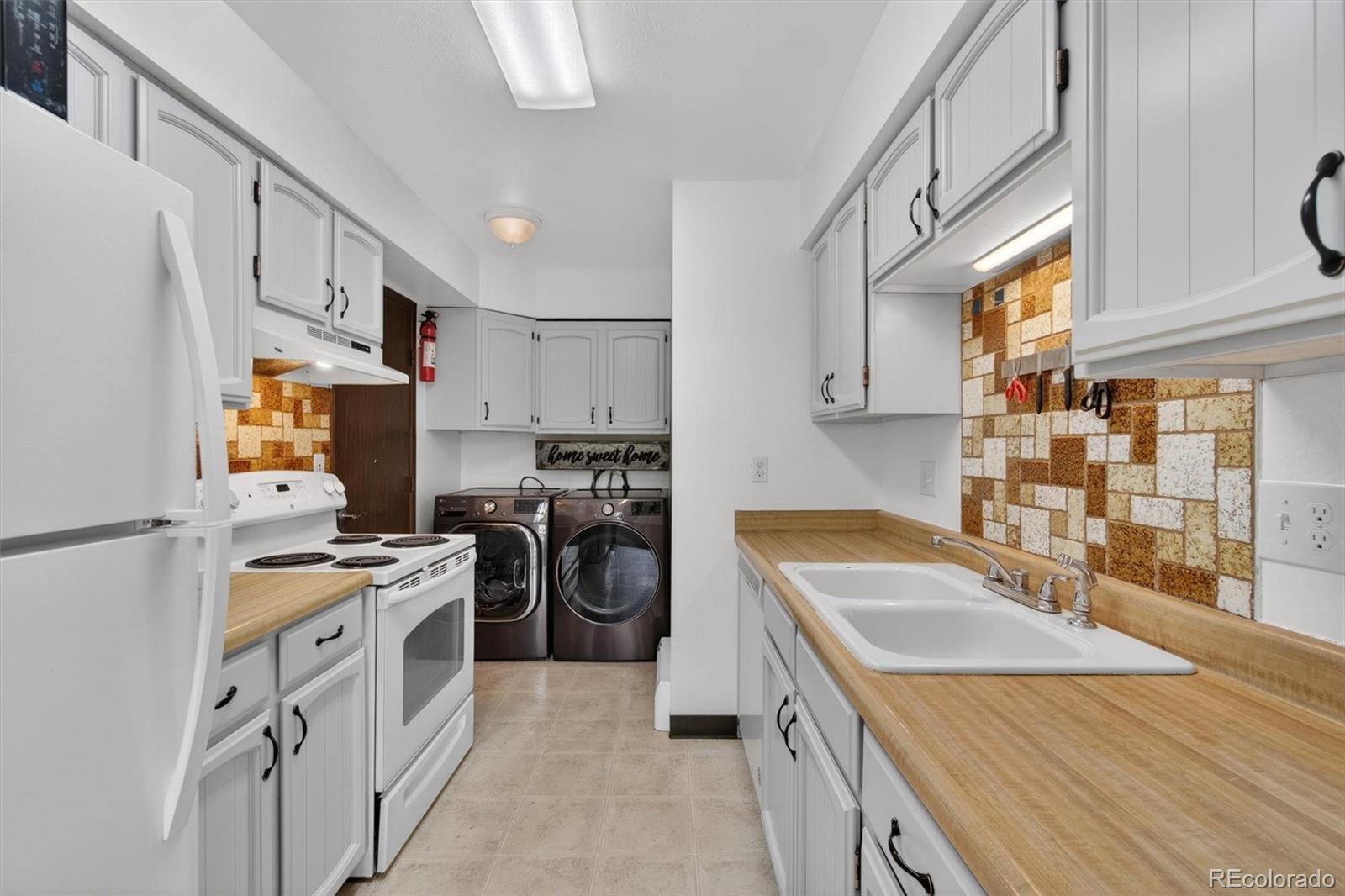 92 Newark Street Aurora CO 80012