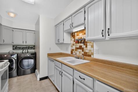 92 Newark Street Aurora CO 80012