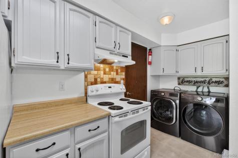 92 Newark Street Aurora CO 80012