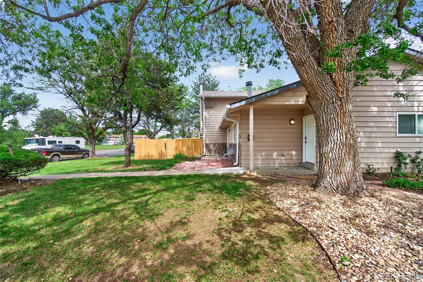 92 Newark Street Aurora CO 80012