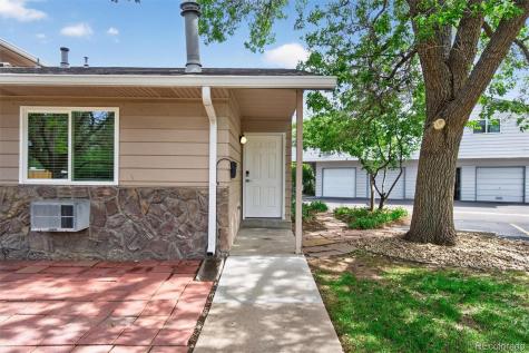 92 Newark Street Aurora CO 80012