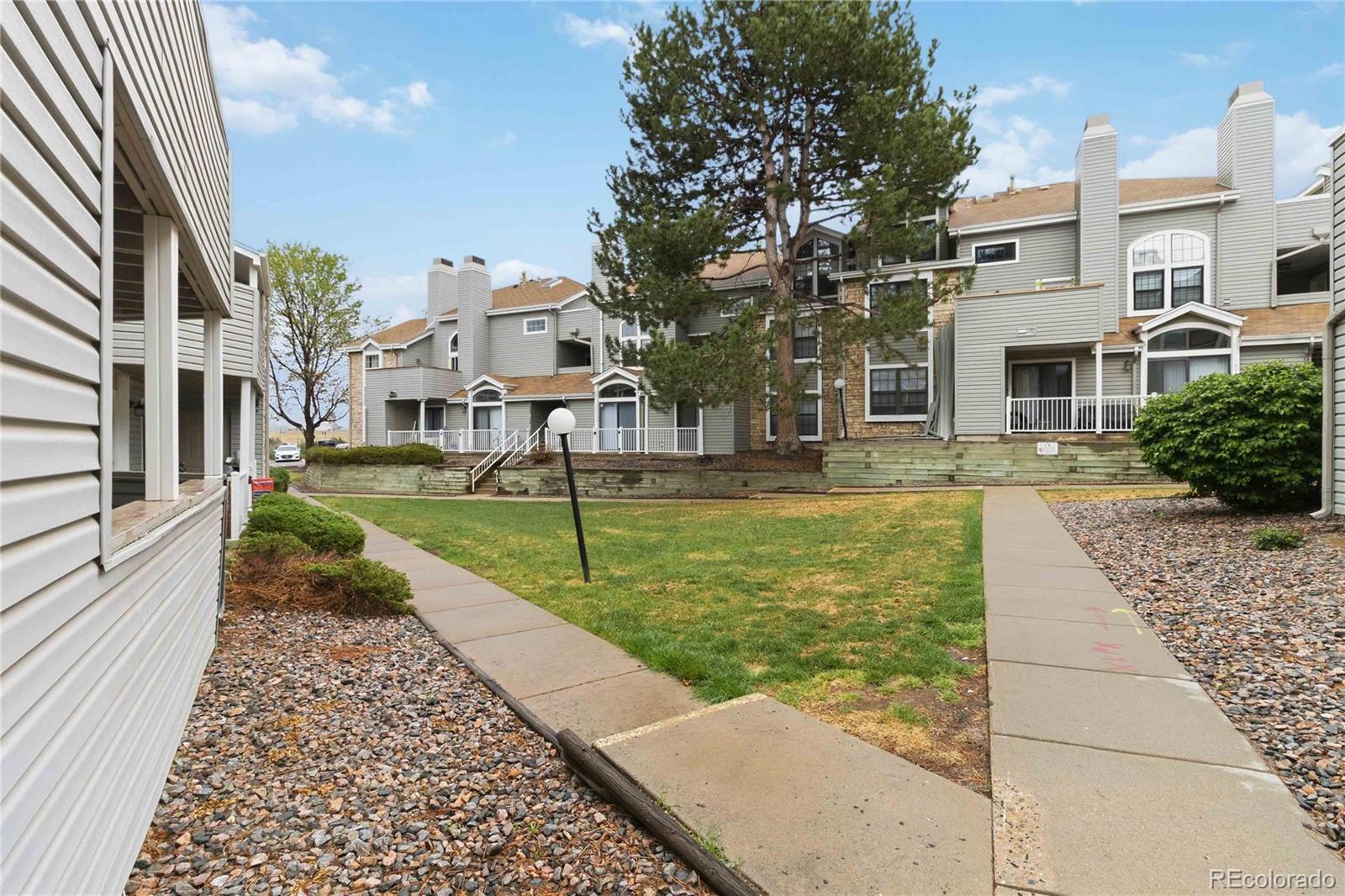 923 S Zeno Way Aurora CO 80017