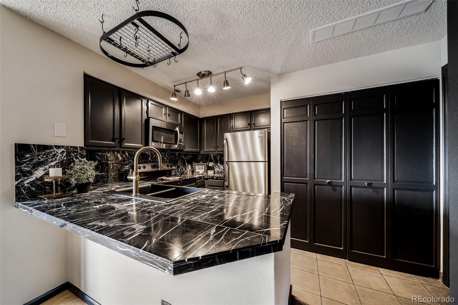 846 S Vance Street Lakewood CO 80226