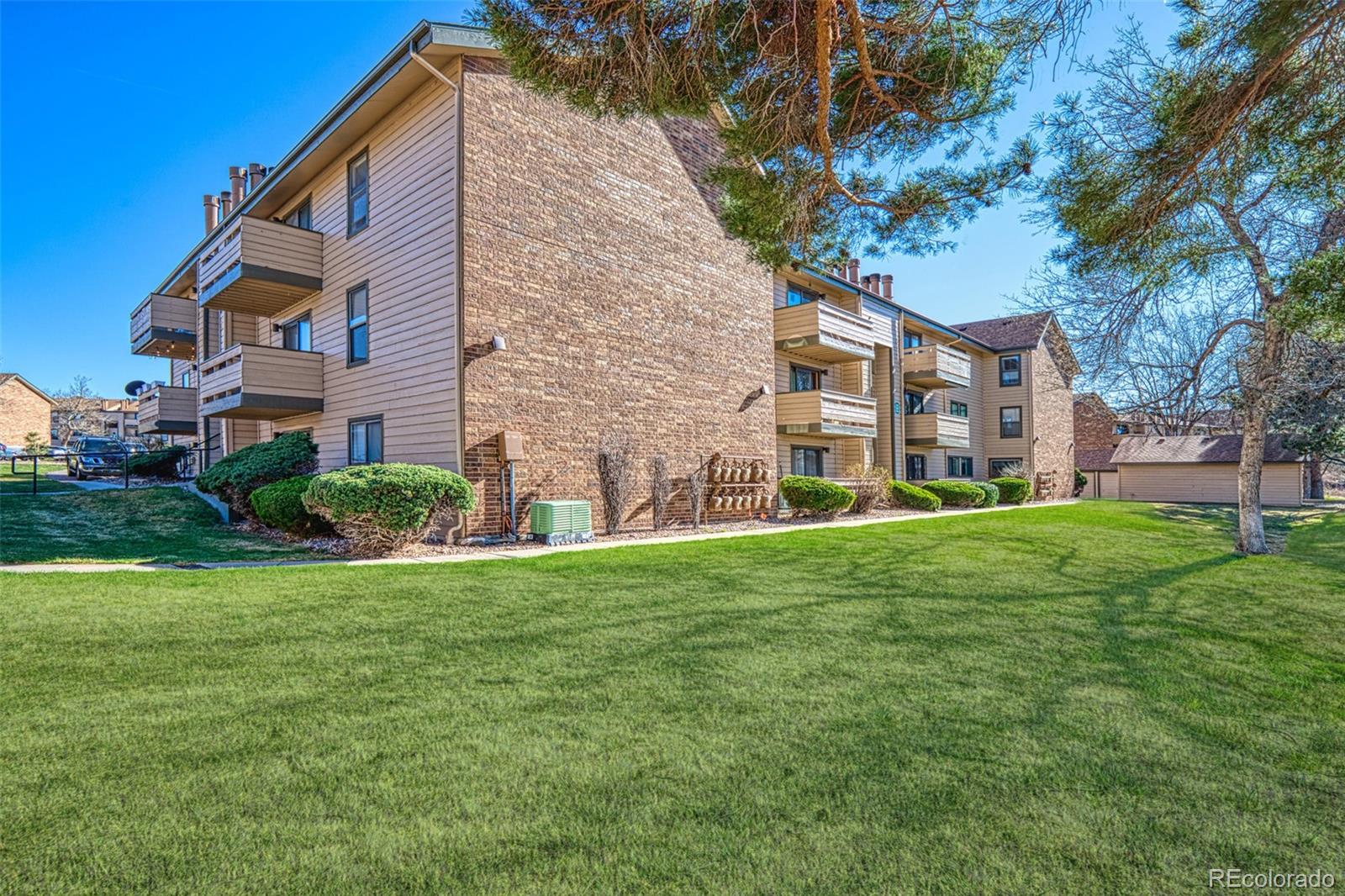 410 Zang Street Lakewood CO 80228