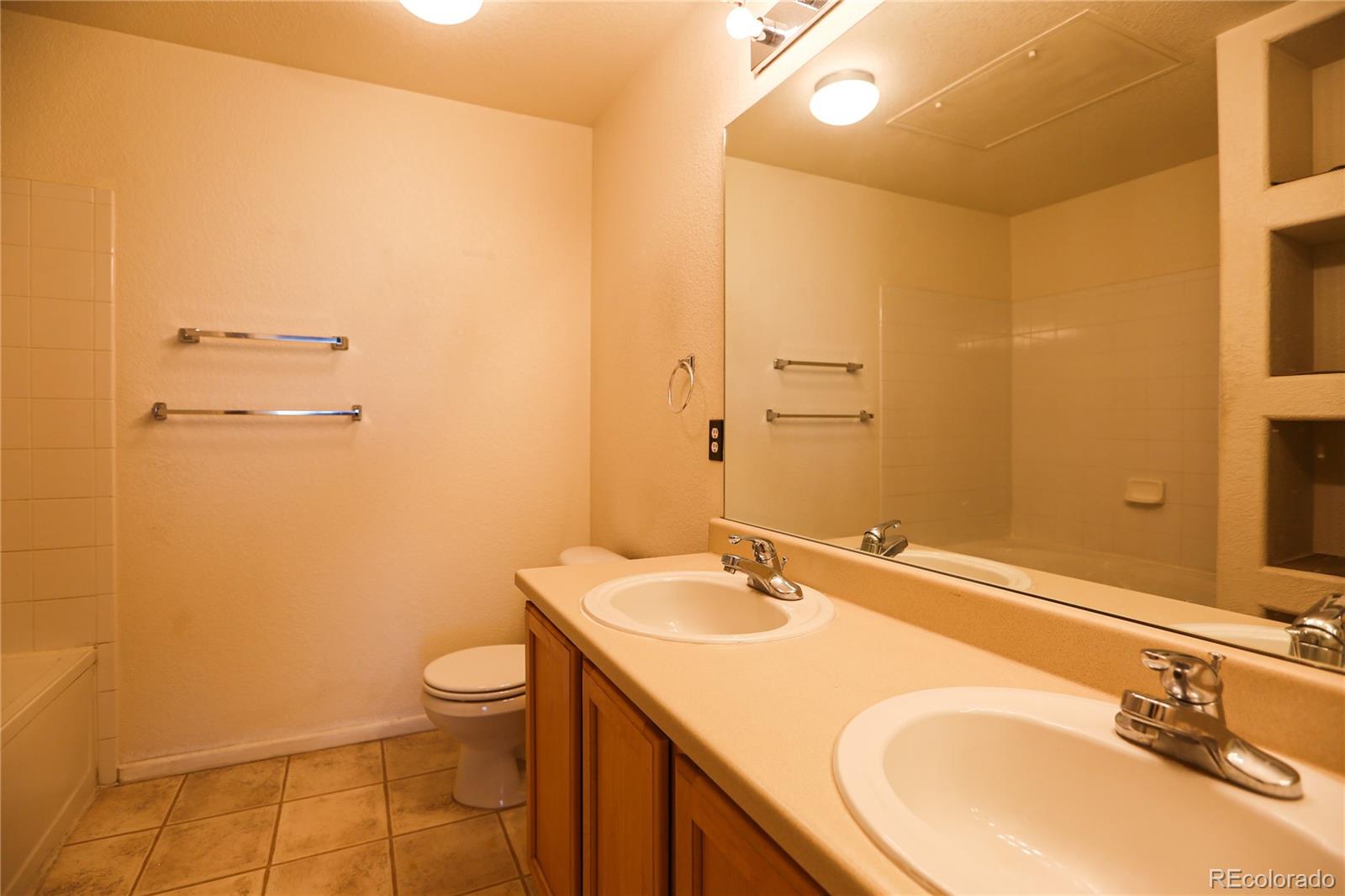 5255 Memphis Street Denver CO 80239