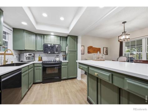 2598 S Vaughn Way Aurora CO 80014