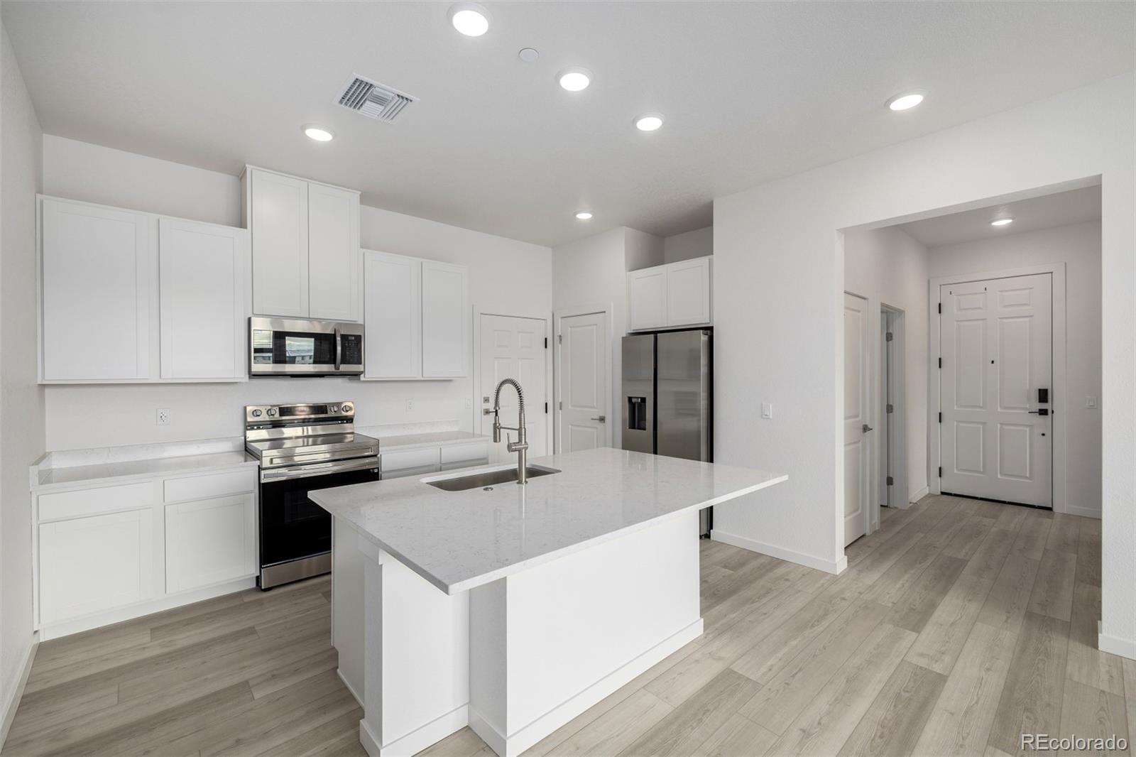6153 N Ceylon Street Denver CO 80249