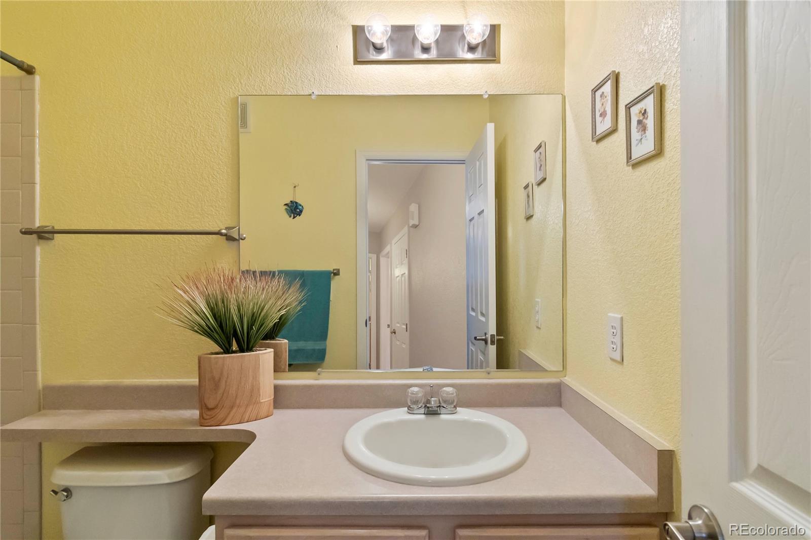 1049 S Walden Way Aurora CO 80017
