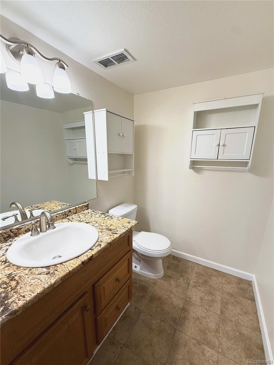 1011 S Ironton Street Aurora CO 80012