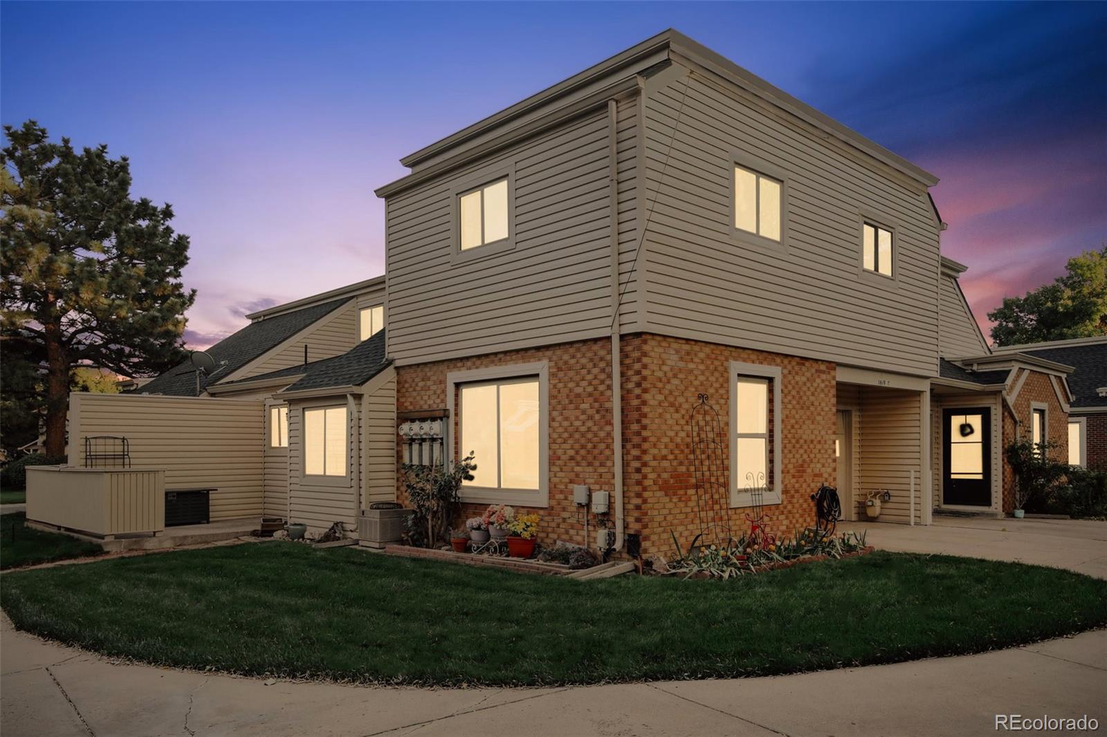 1679 S Lee Street Lakewood CO 80232