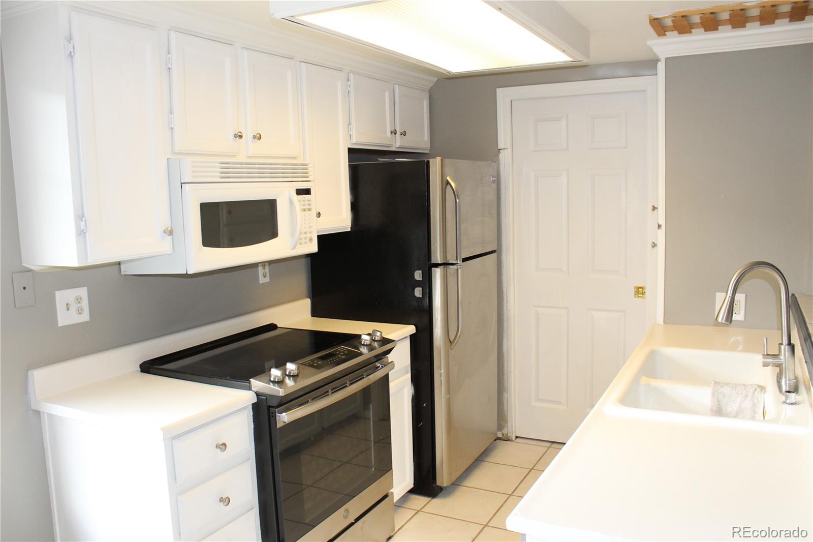 2010 S Hannibal Street Aurora CO 80013
