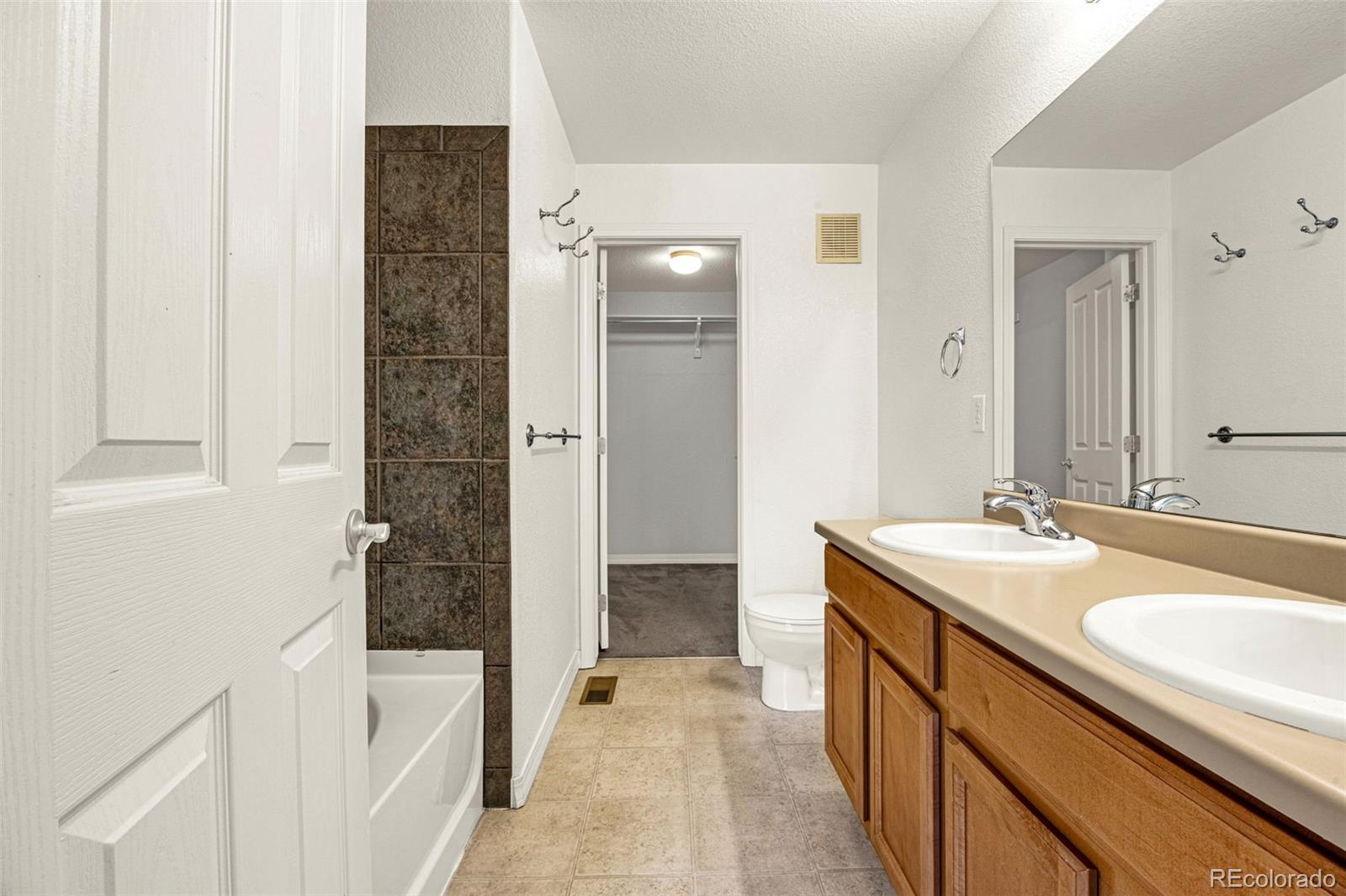 23560 Alamo Place Aurora CO 80016