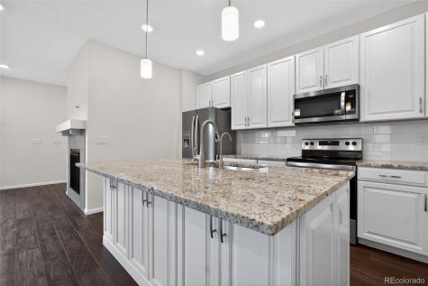 6050 N Netherland Court Aurora CO 80019