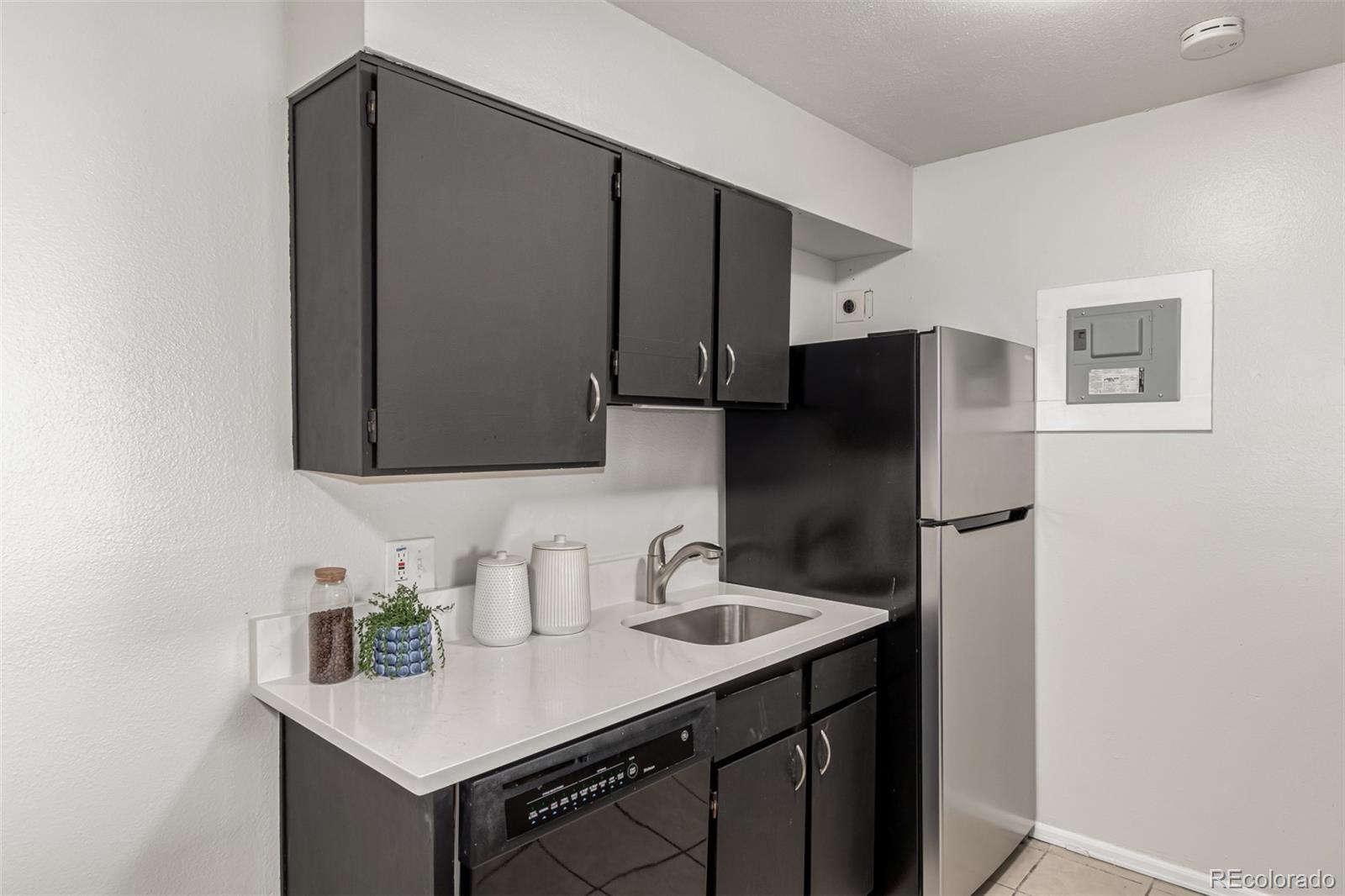 381 S Ames Street Lakewood CO 80226