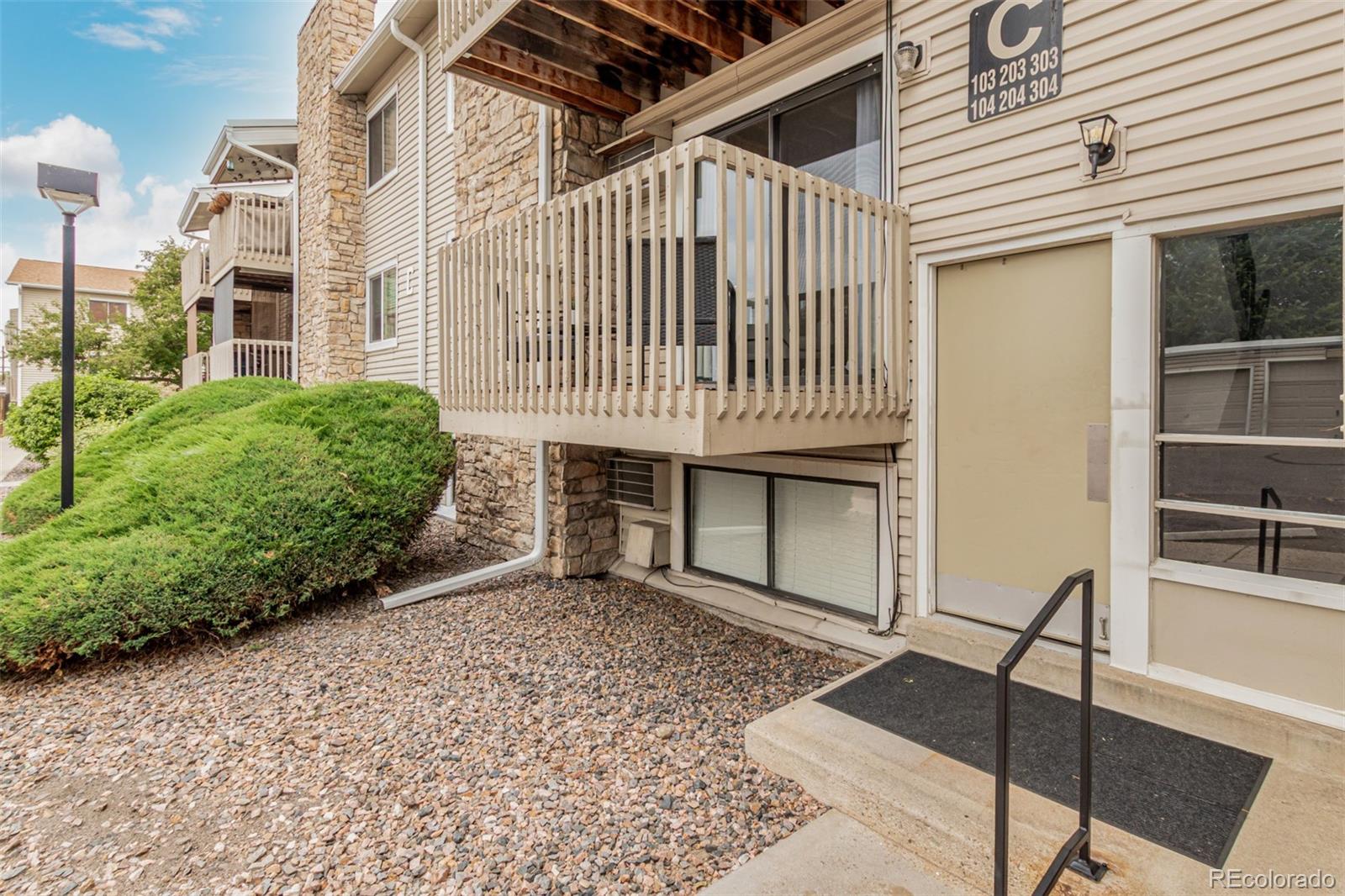 381 S Ames Street Lakewood CO 80226