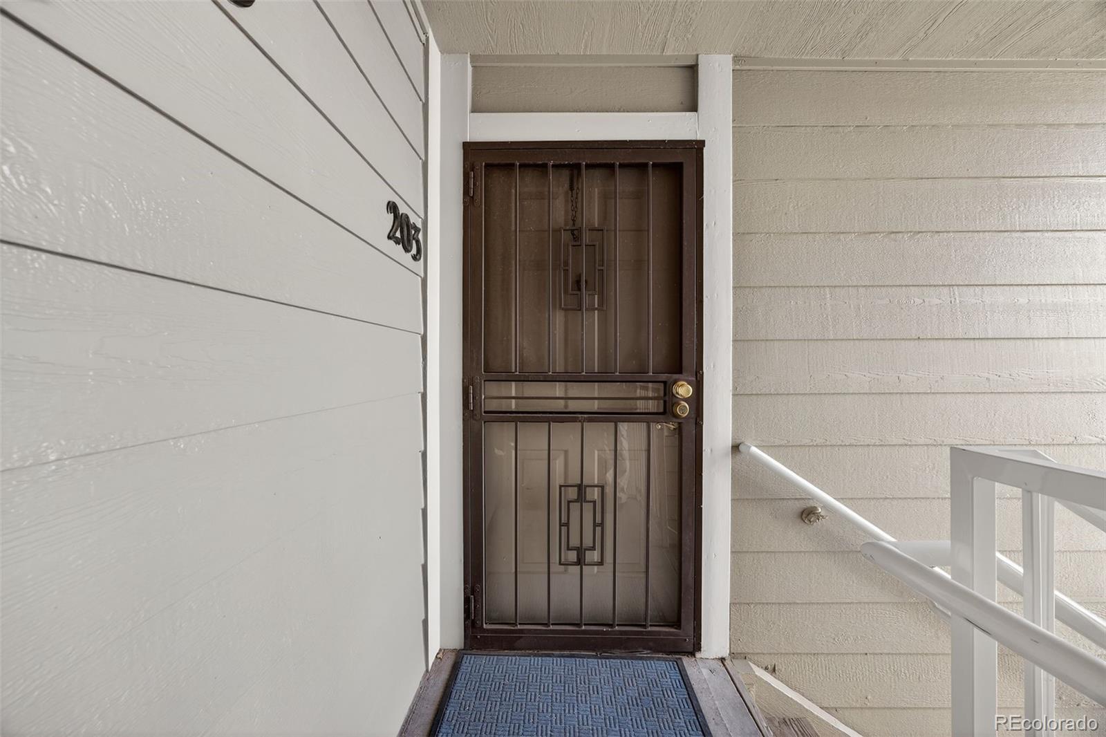 8225 Fairmount Drive Denver CO 80247