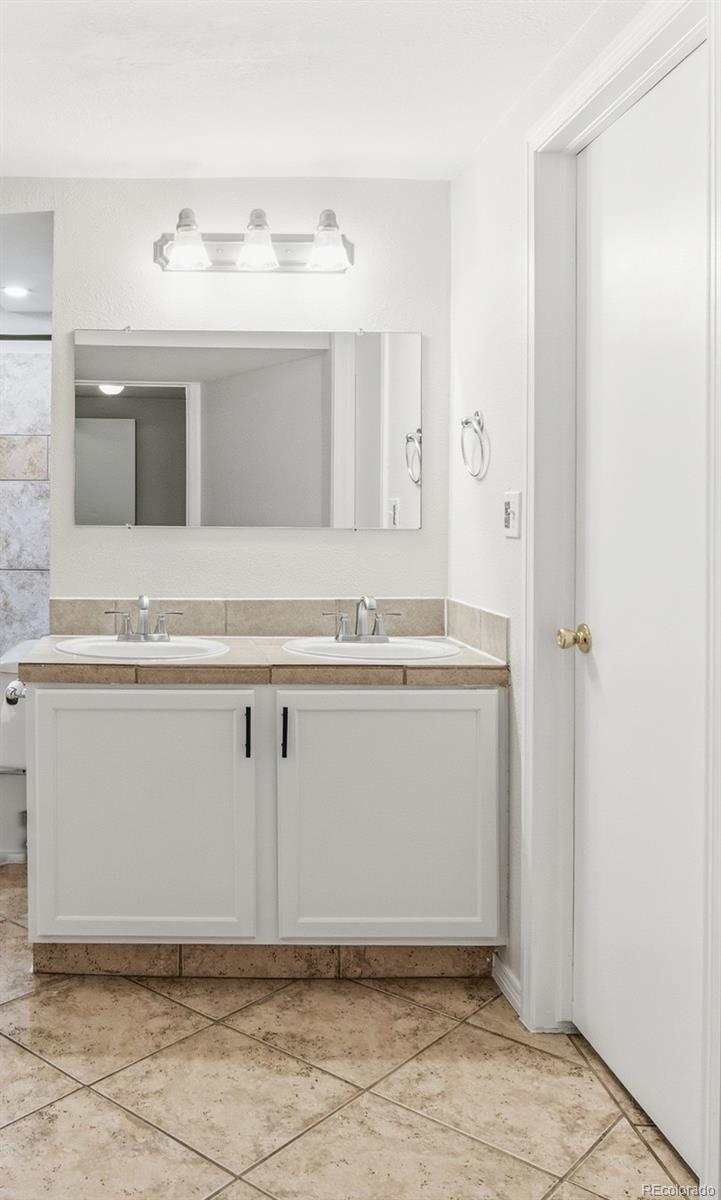 3873 S Fraser Street Aurora CO 80014