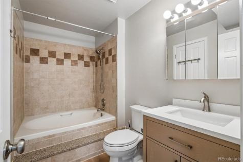 844 S Vance Street Lakewood CO 80226