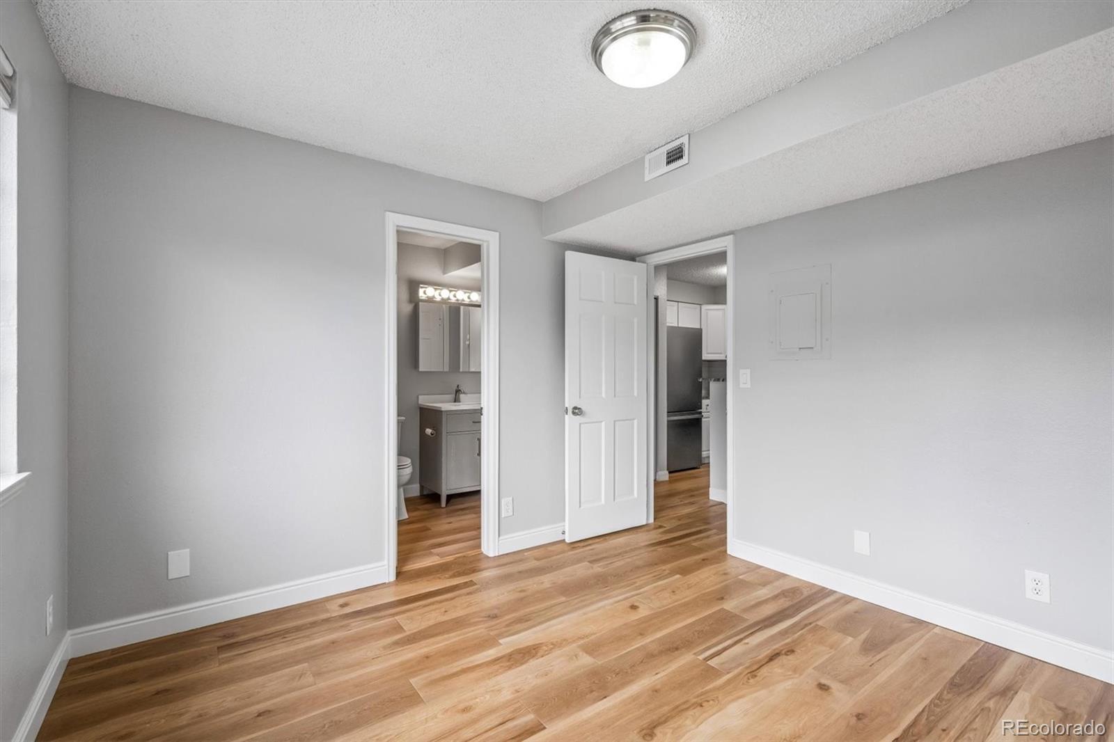 844 S Vance Street Lakewood CO 80226