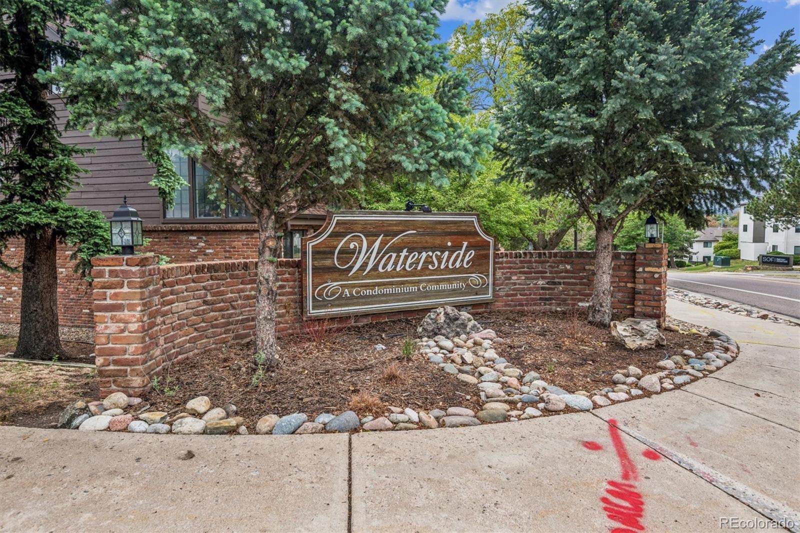844 S Vance Street Lakewood CO 80226