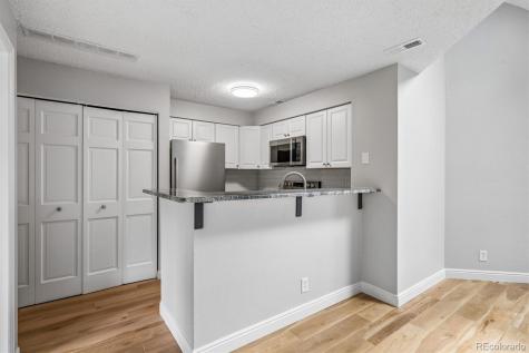 844 S Vance Street Lakewood CO 80226
