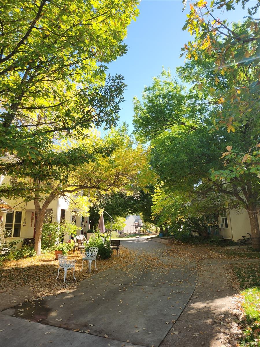 1613 W Canal Court Littleton CO 80120