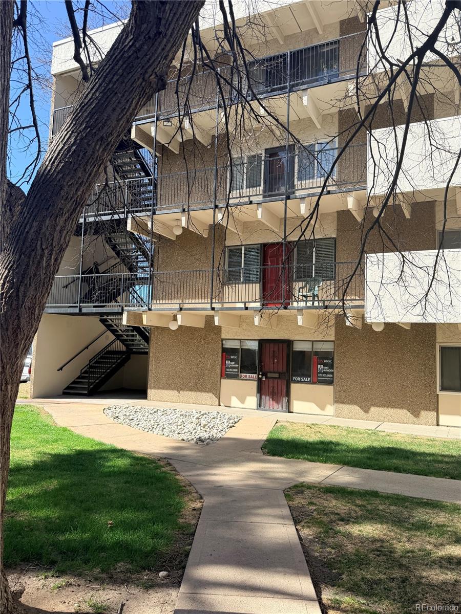 364 S Ironton Street Aurora CO 80012