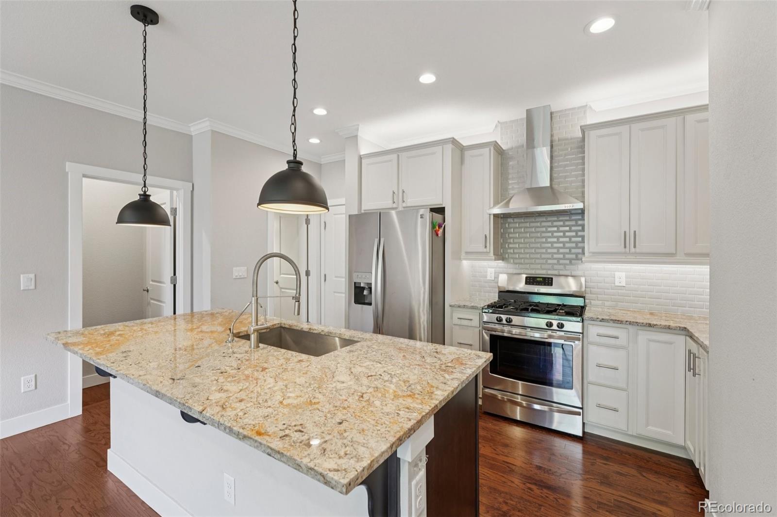 793 Robert Street Longmont CO 80503
