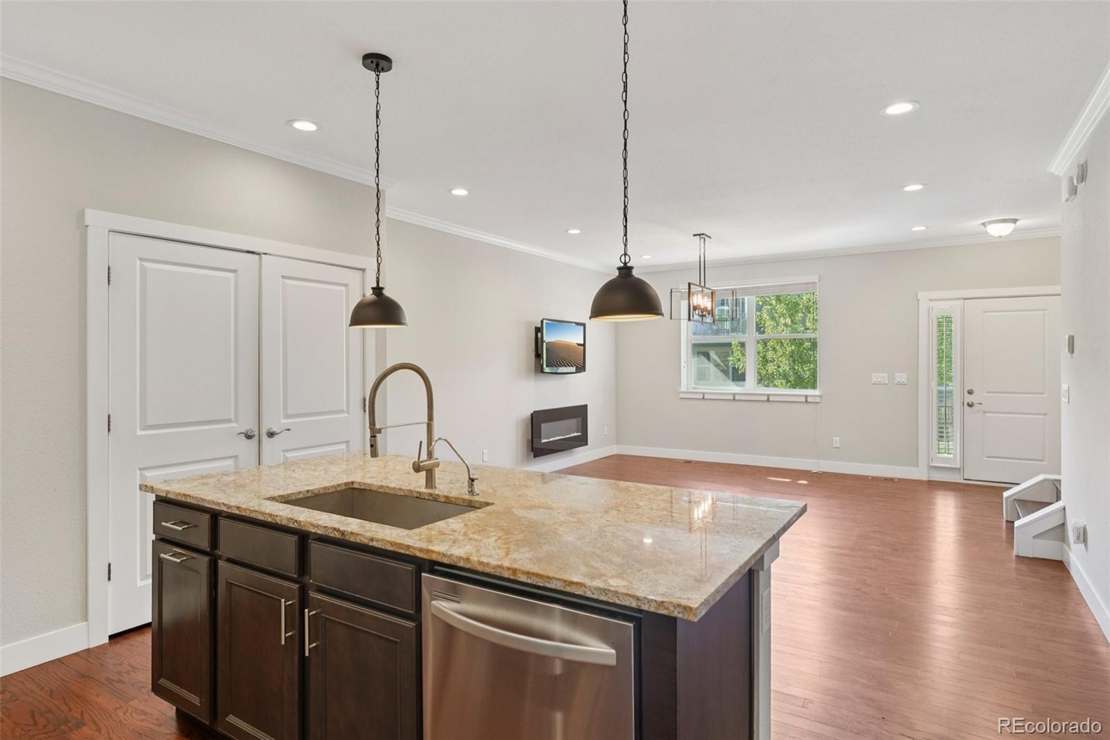 793 Robert Street Longmont CO 80503