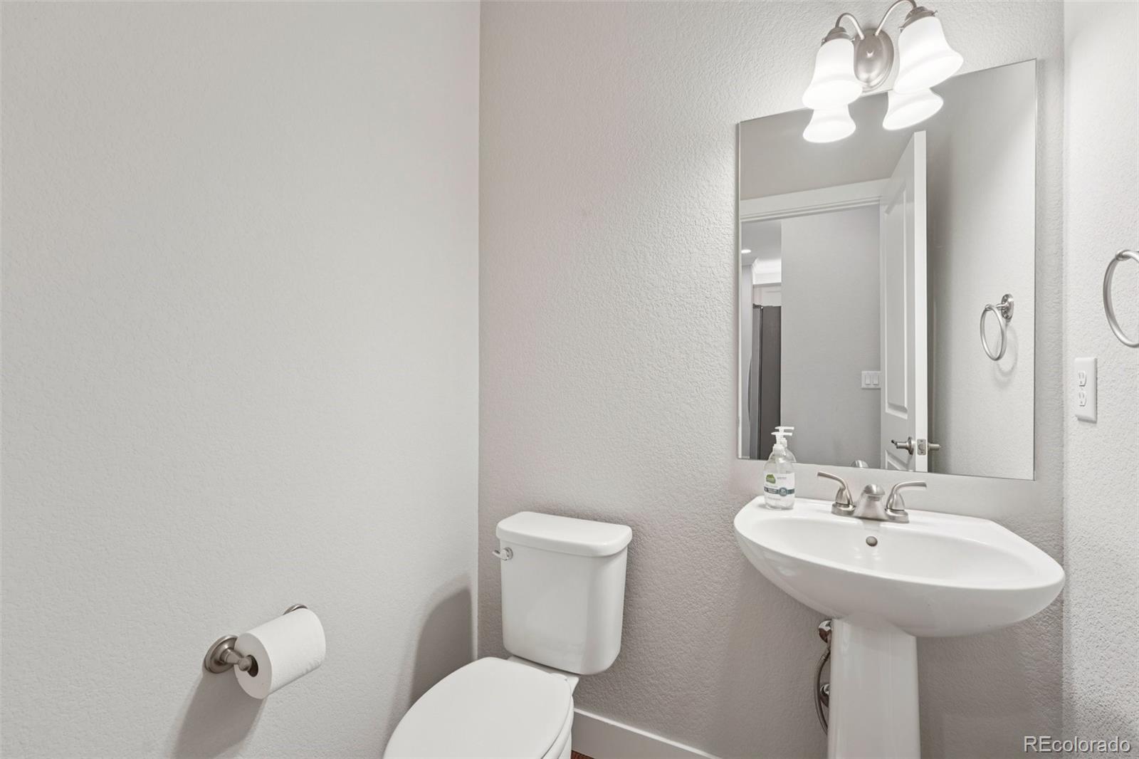793 Robert Street Longmont CO 80503