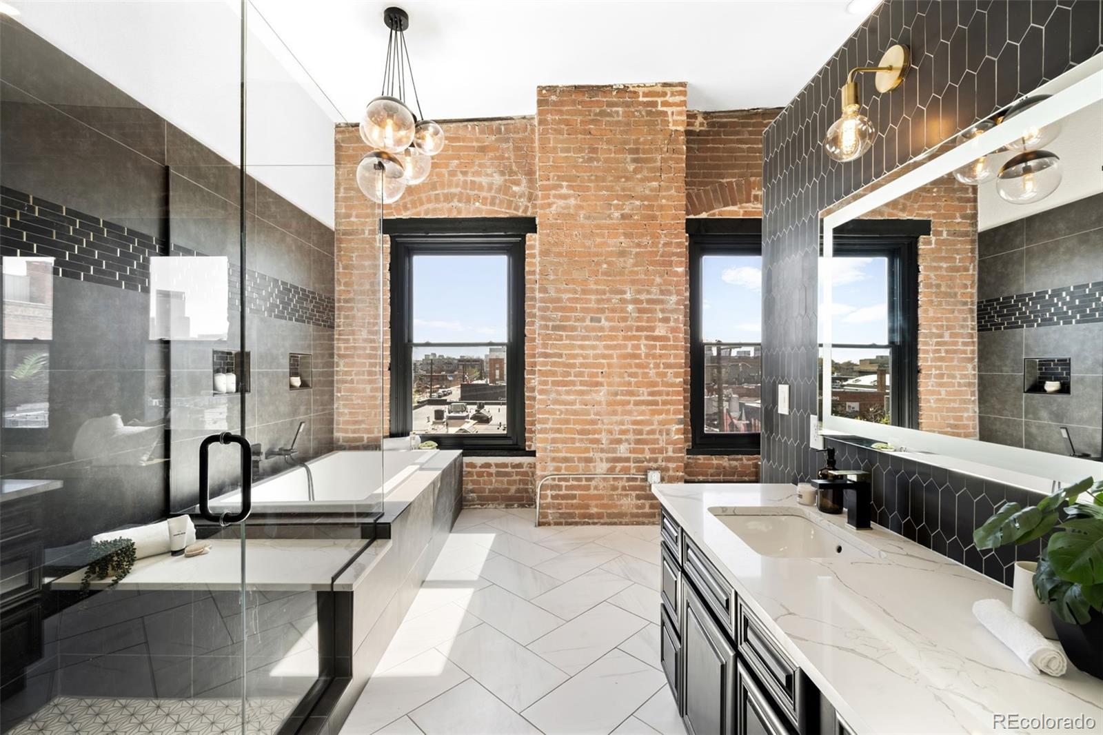 2560 Blake Street Denver CO 80205