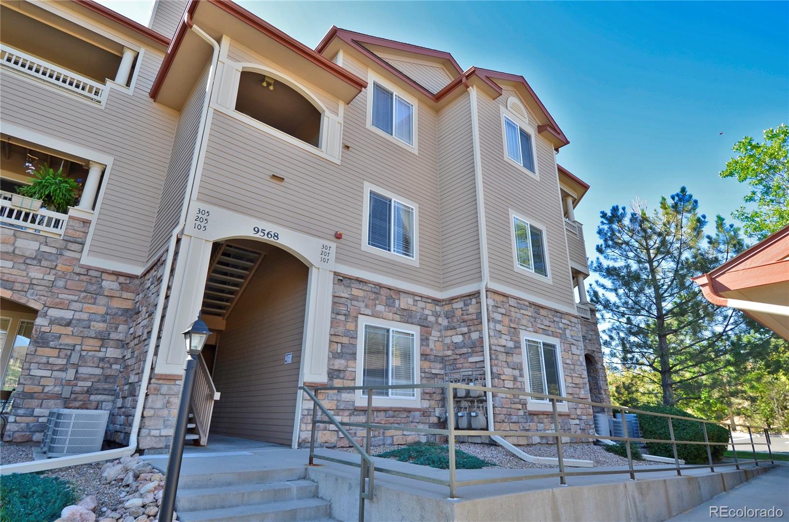 9568 W San Juan Circle Littleton CO 80128