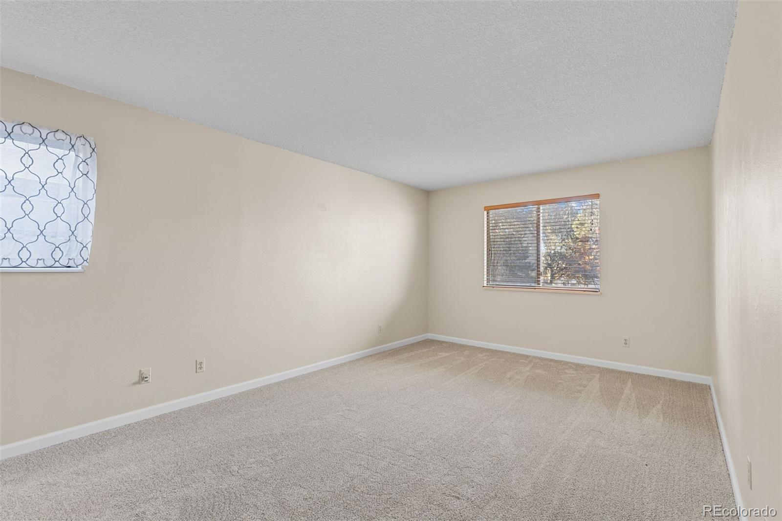 921 S Walden Street Aurora CO 80017