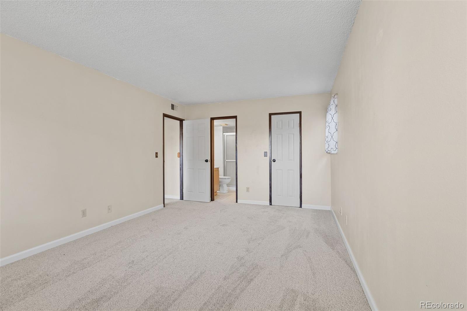 921 S Walden Street Aurora CO 80017