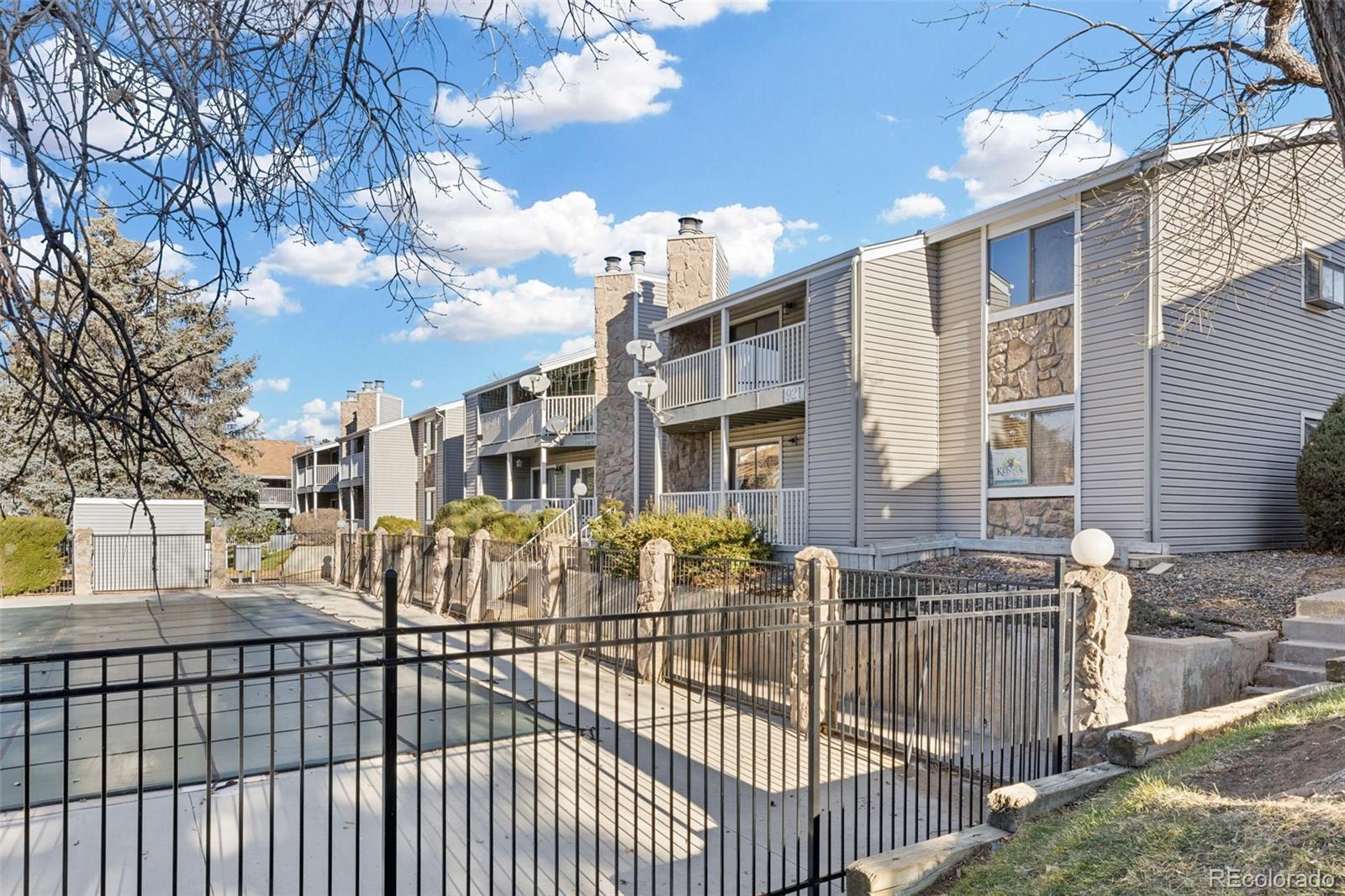 921 S Walden Street Aurora CO 80017