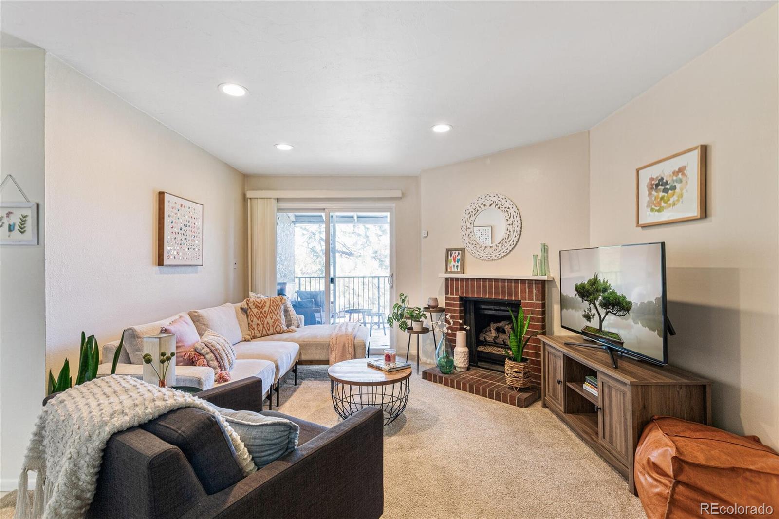 Denver CO, 5300 E Cherry Creek South Drive, Unit 124