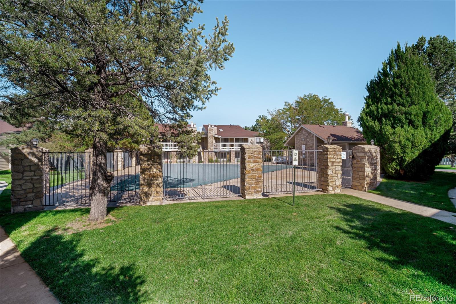 8225 Fairmount Drive Denver CO 80247
