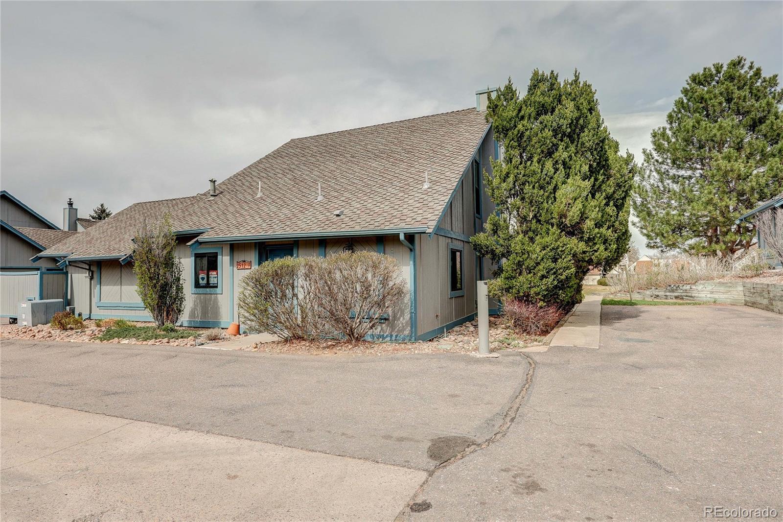 2512 S Worchester Court Aurora CO 80014