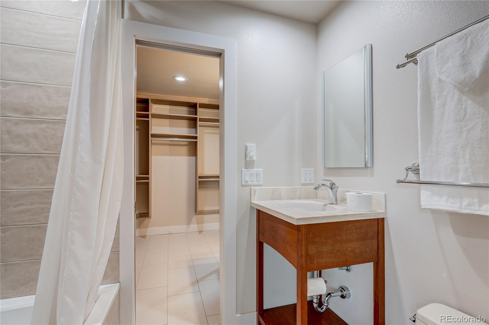2512 S Worchester Court Aurora CO 80014