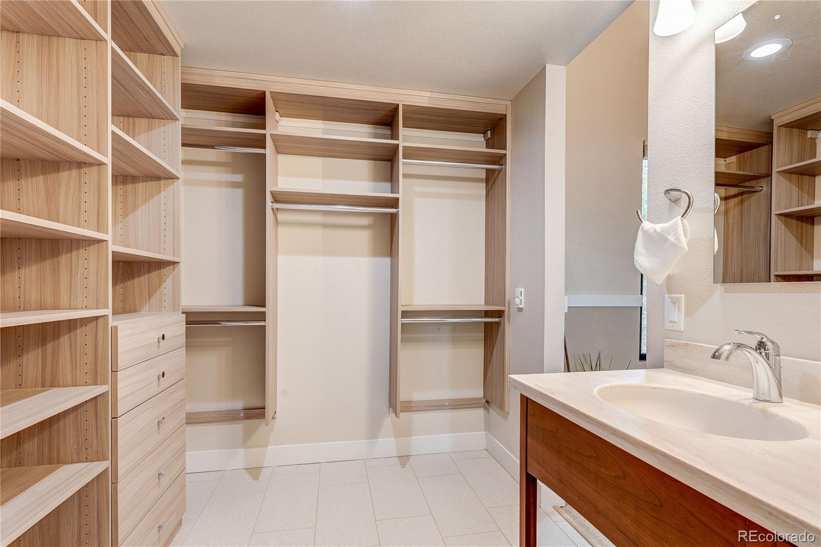 2512 S Worchester Court Aurora CO 80014