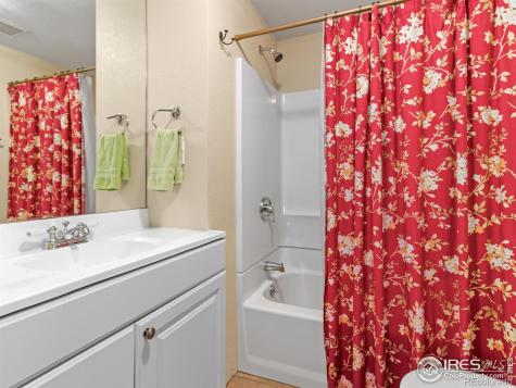 3644 Oakwood Drive Longmont CO 80503