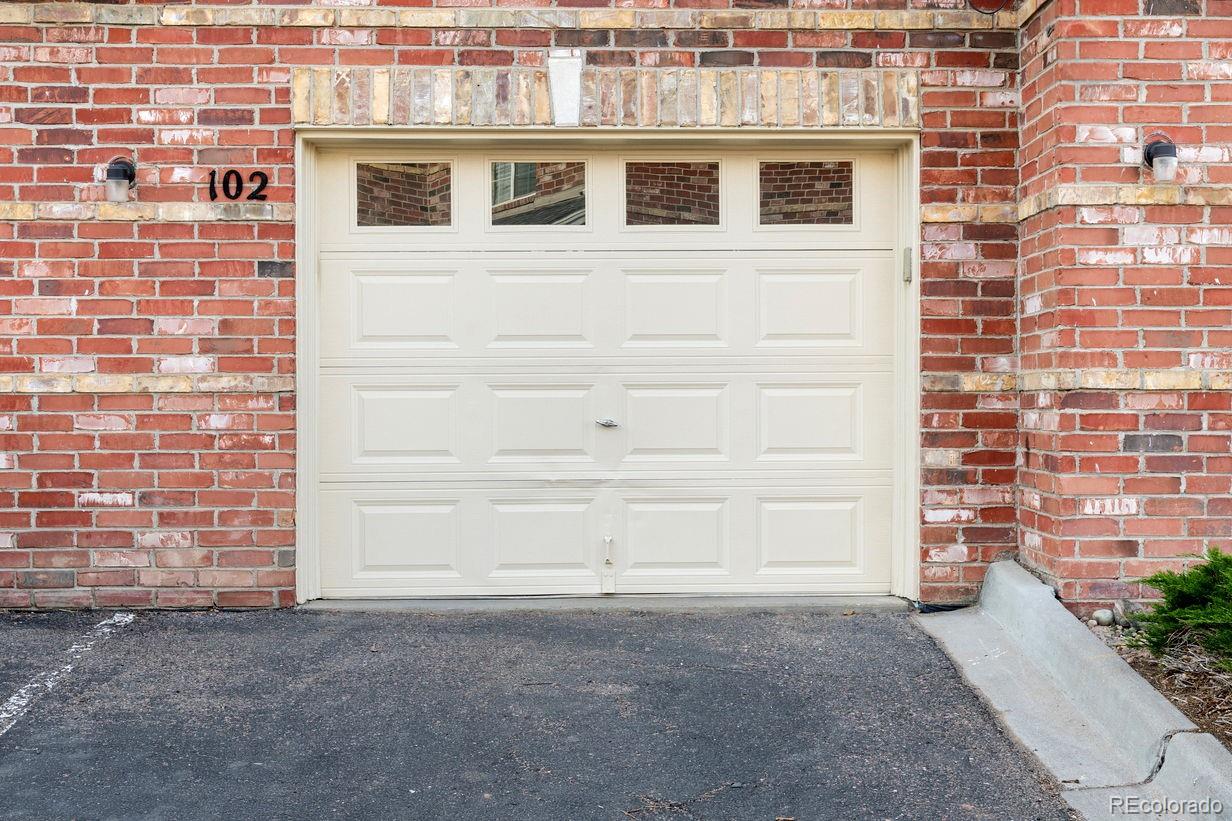8976 Fox Drive Denver CO 80260