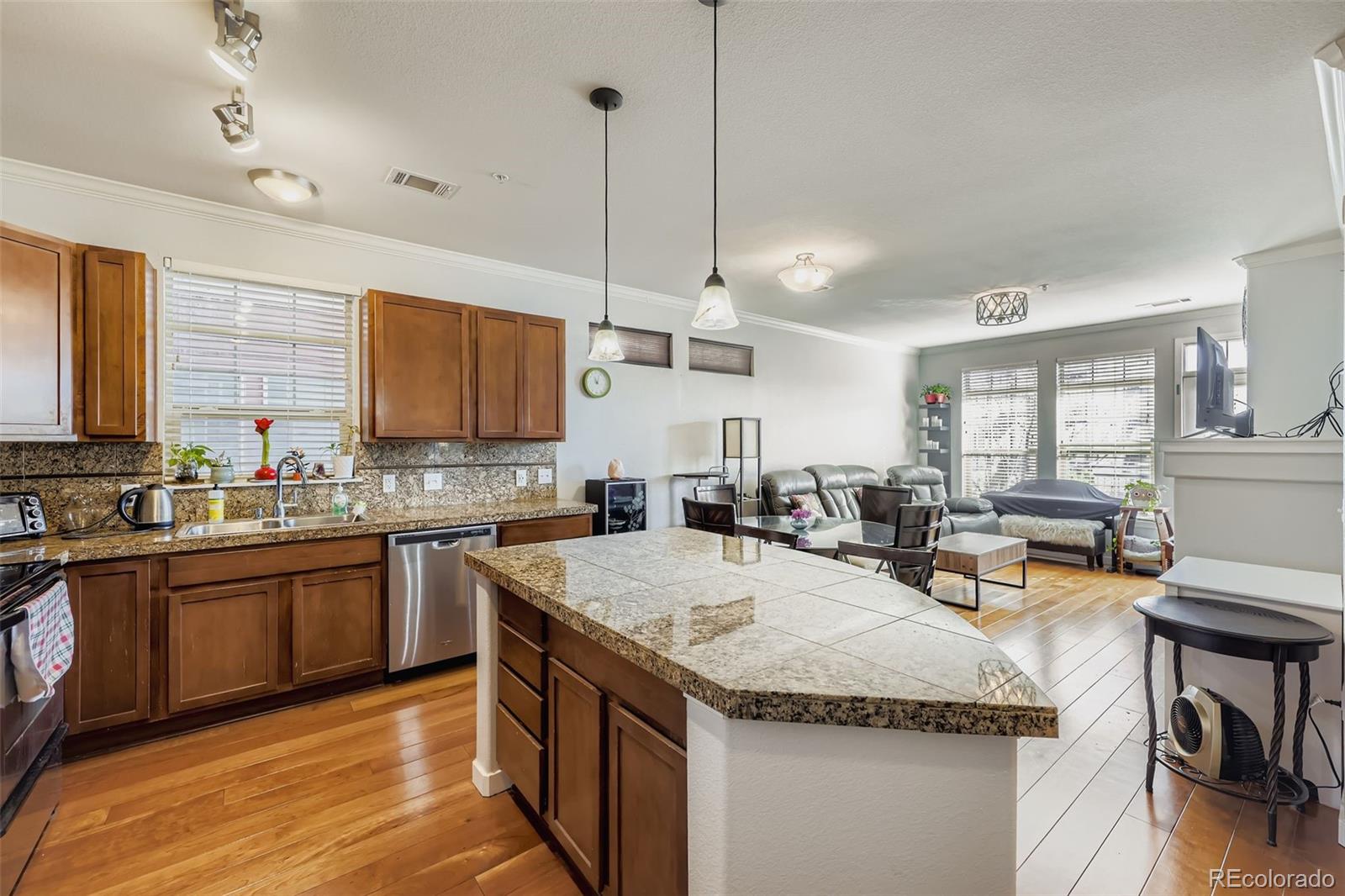 13456 Via Varra Broomfield CO 80020