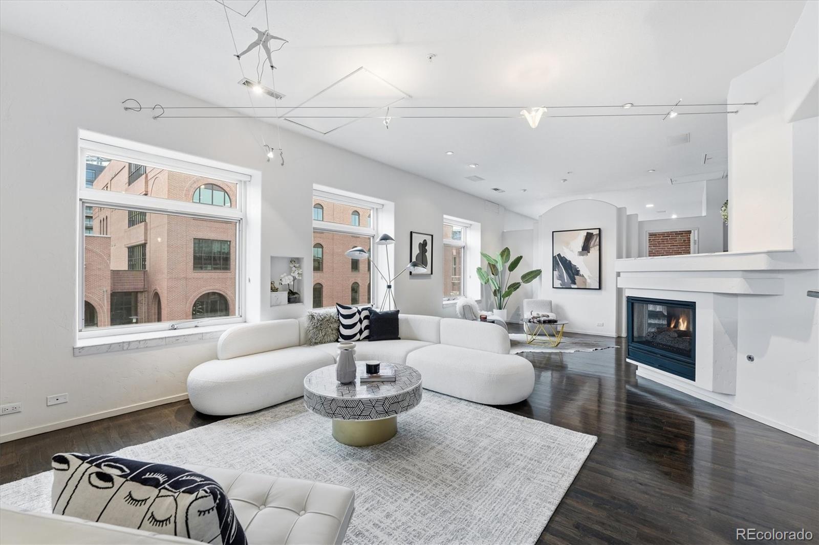 Denver CO, 1940 Blake Street, Unit 300