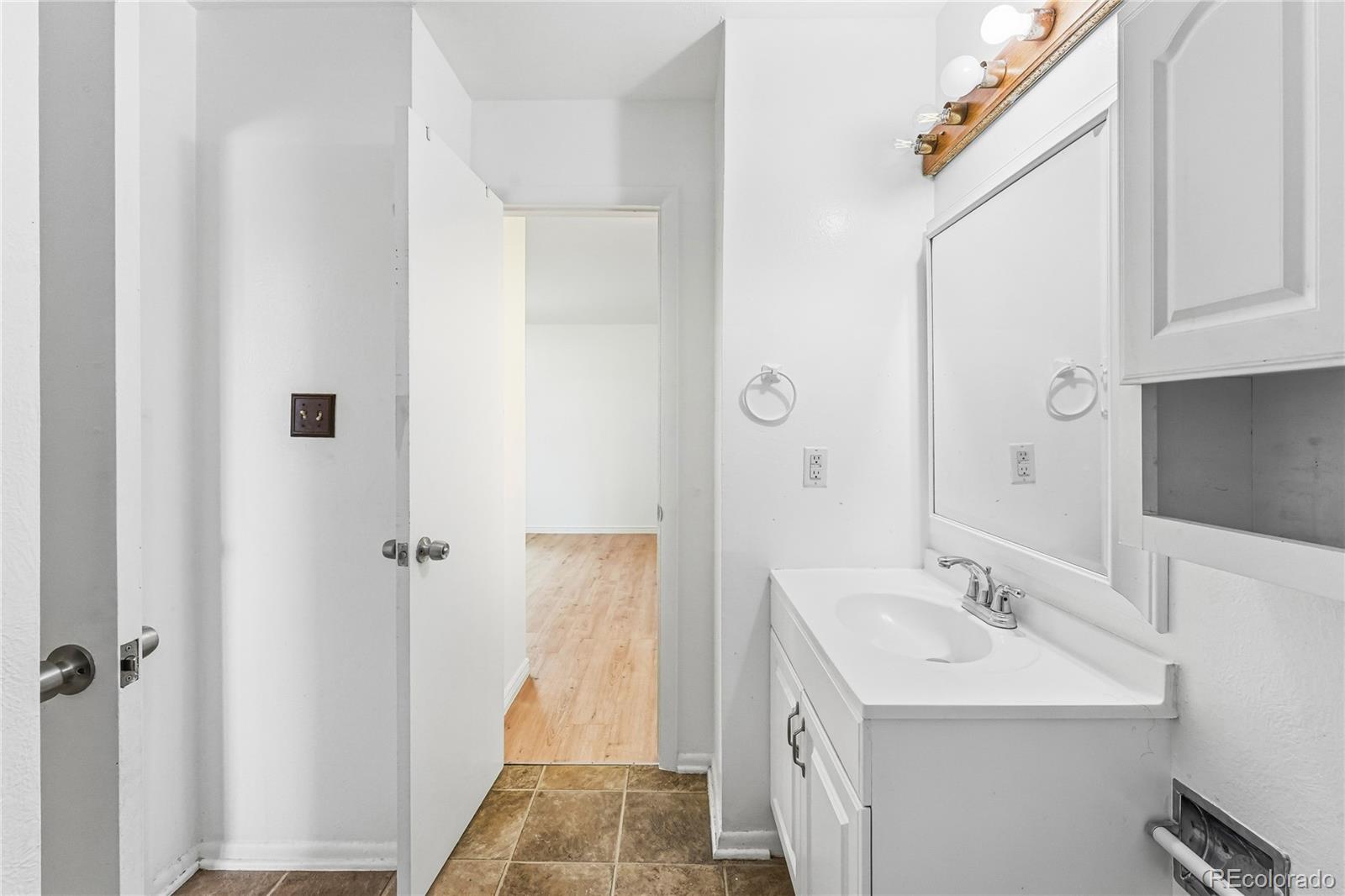125 Paris Circle Aurora CO 80011